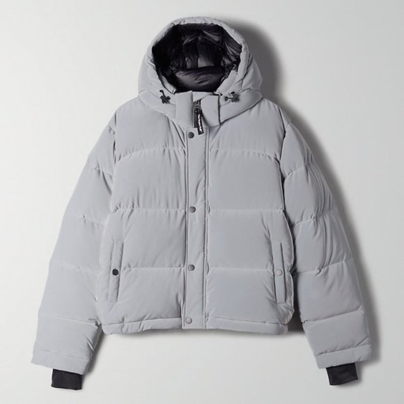 COPY - Aritzia Iridescent Superpuff Shorty - Picture 5 of 7